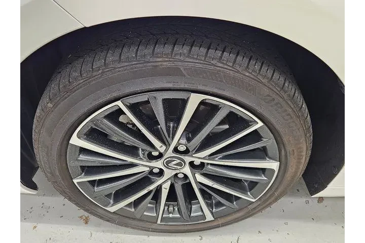 $39582 : Lexus ES 350 2024 4dr Sedan image 10