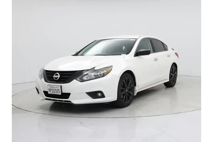 $12599 : Nissan Altima 2017 2.5 SR 4d image 4