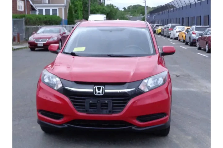 $13950 : 2017 HR-V LX image 3