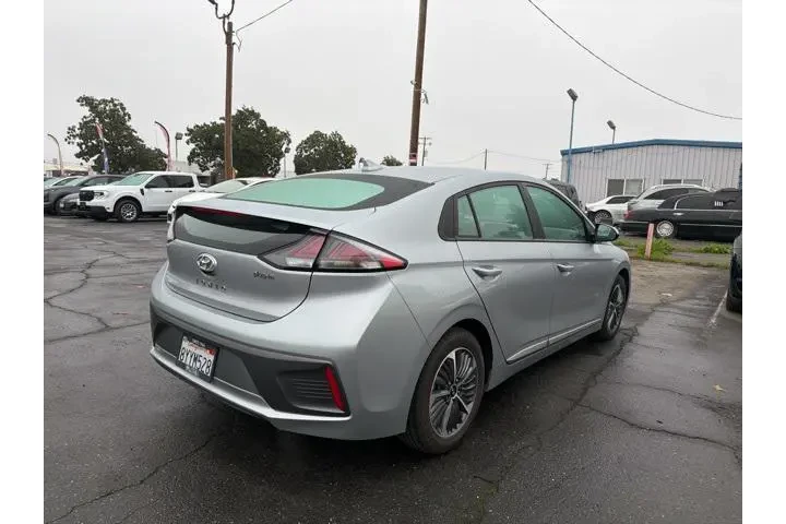 $19987 : Hyundai IONIQ Plug-in Hybrid image 4