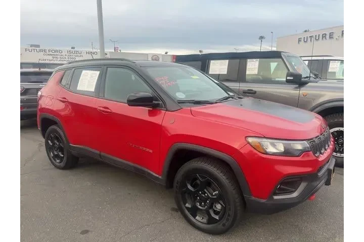 $25988 : Jeep Compass 2023 4x4 Trailh image 3