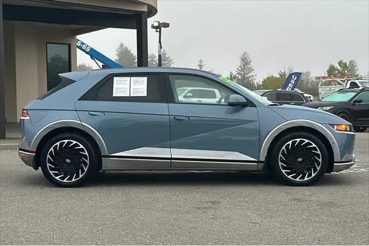 $32490 : Hyundai IONIQ 5 2024 AWD Lim image 3