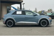 $32490 : Hyundai IONIQ 5 2024 AWD Lim thumbnail