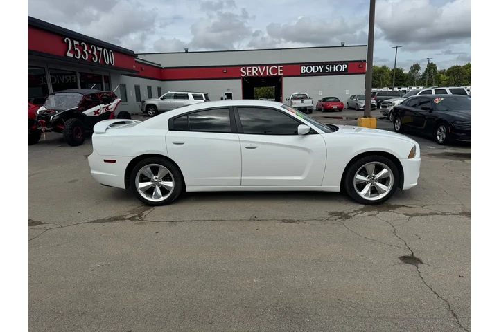 $8980 : 2013 Charger 4dr Sdn SXT RWD image 1