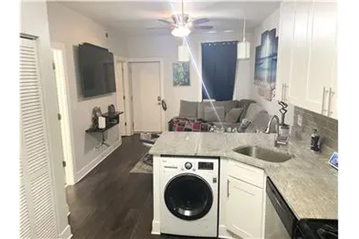 $2650 : Rental property with 1 bedro image 3