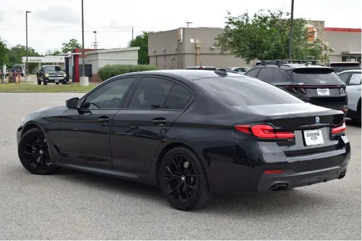 $34983 : BMW 5 Series 2022 540i 4dr S image 4