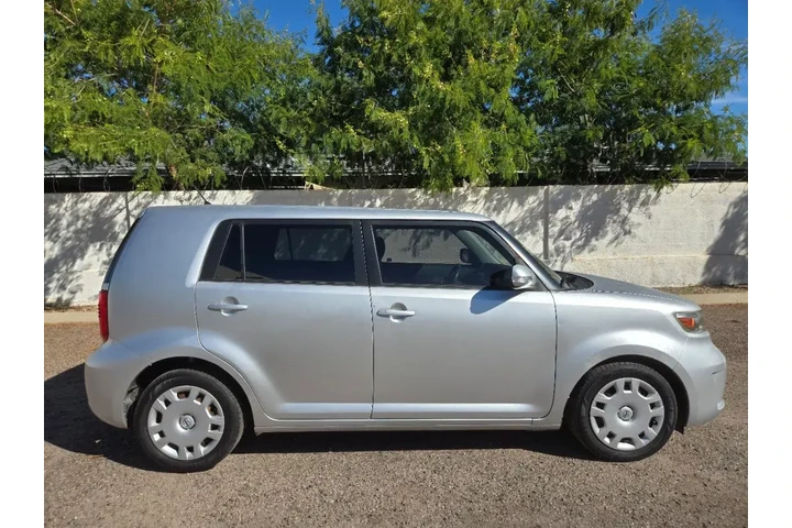 $4587 : 2009 xB image 5