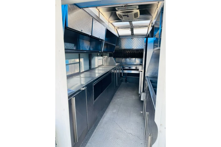 $80000 : FOOD TRUCK $ VENTA O RENTA image 7