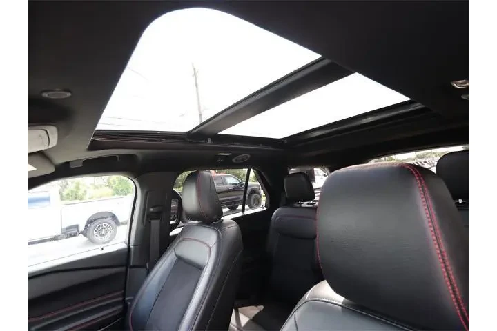 $28989 : Ford Explorer 2022 AWD ST-Li image 4