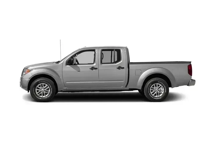 Nissan Frontier 2016 4x4 SV image 3