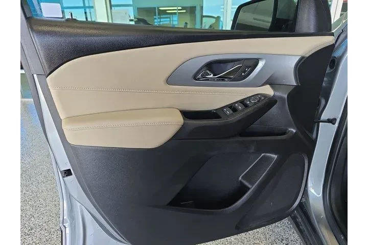 $27599 : Chevrolet Traverse 2023 LS 4 image 6