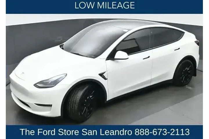 $31750 : Tesla Model Y 2022 AWD Long image 3