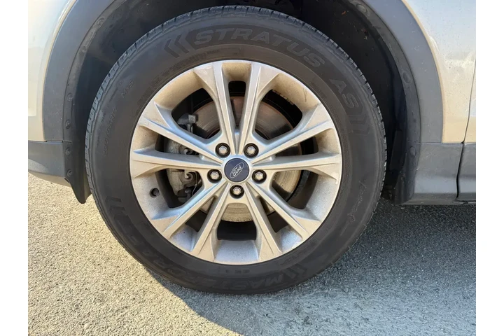 $12700 : Ford Escape 2018 AWD SE 4dr image 9