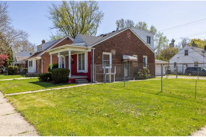 $900 : Nestled in a quiet friendly St image 9