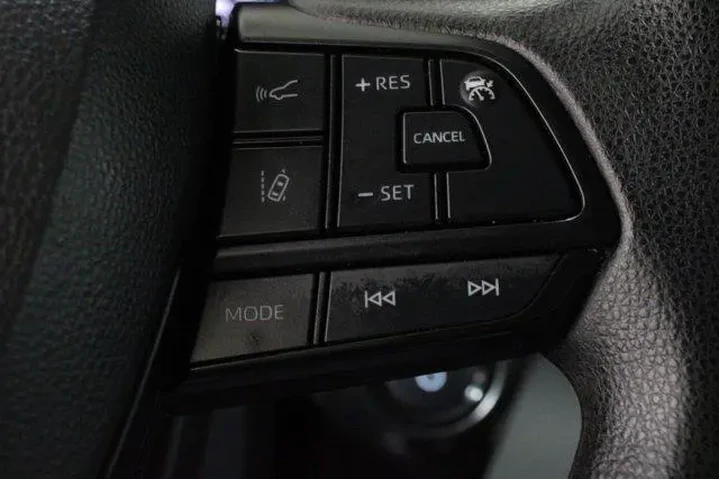 $39998 : Toyota Sienna 2025 LE 8-Pass image 10