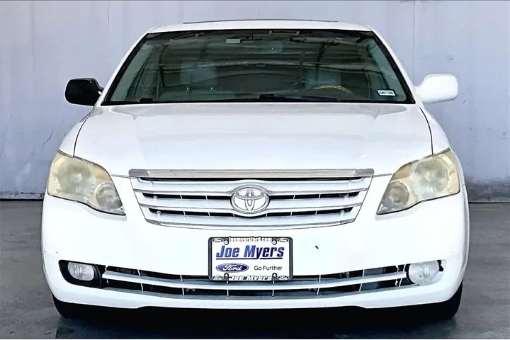$5491 : Toyota Avalon 2005 Limited 4 image 3