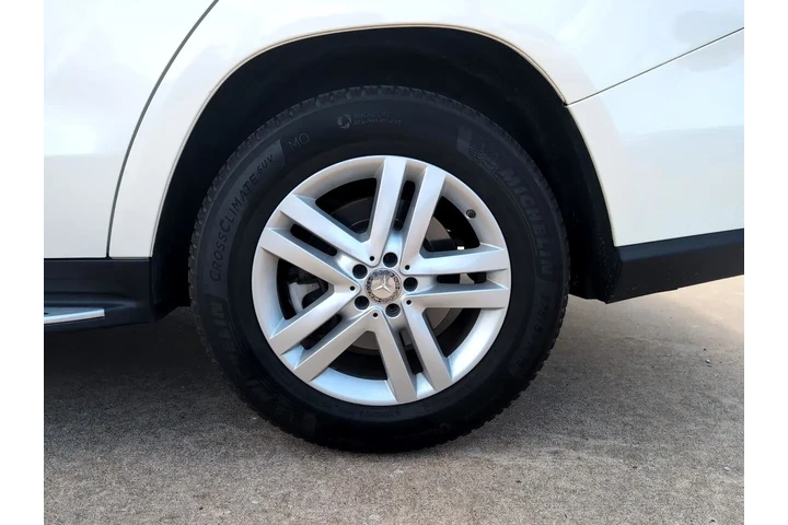 $13995 : 2016 Mercedes-Benz GL image 9
