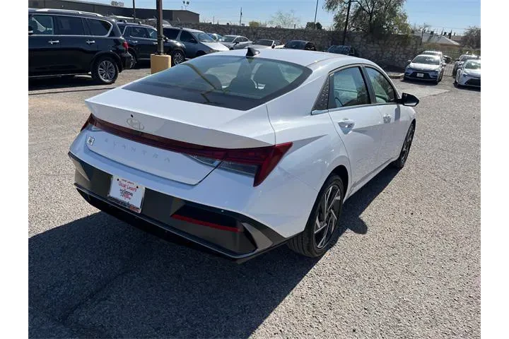 $27520 : Hyundai ELANTRA 2025 SEL Con image 8