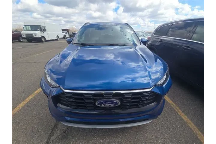 $29990 : Ford Escape 2023 AWD ST-Line image 2