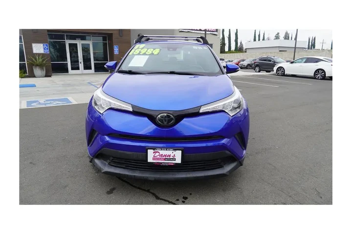 $17250 : 2019 C-HR XLE Sport Utility 4D image 3