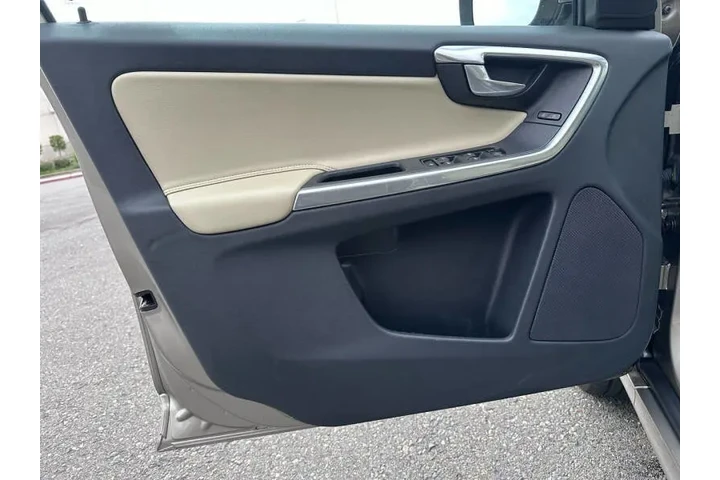 $10995 : 2016 XC60 T5 Drive-E Premier image 10