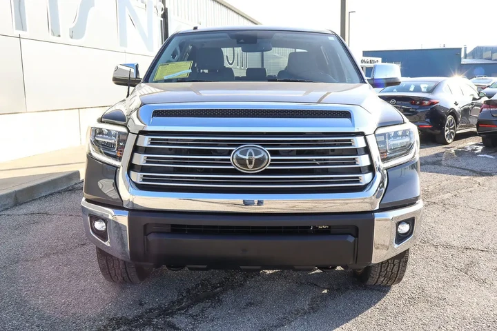 $36988 : 2018 Tundra 4WD Limited CrewM image 2