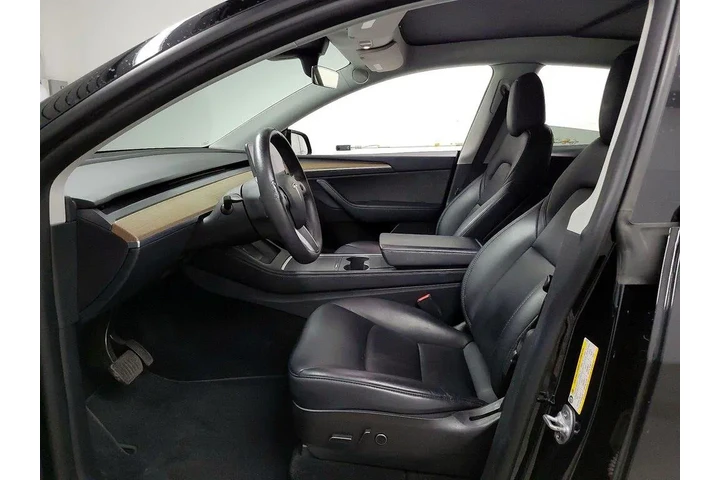 $28998 : Tesla Model Y 2022 AWD Long image 10