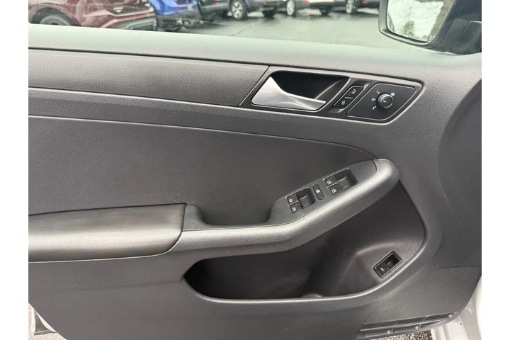 $9999 : 2015 Jetta Sedan BASE image 10