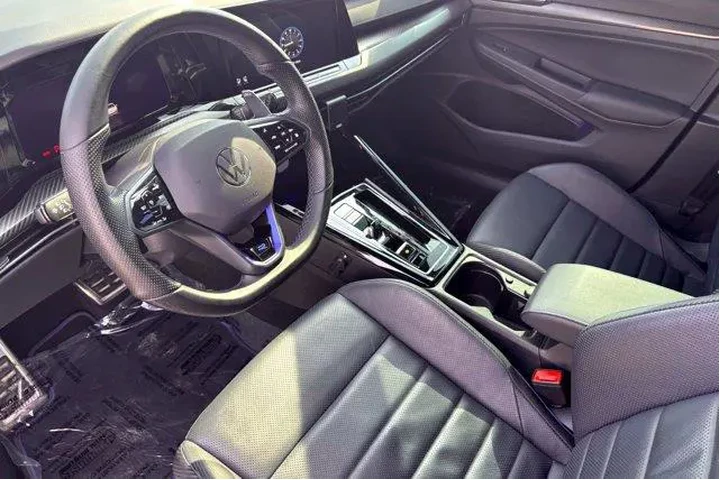 $36977 : Volkswagen Golf R 2023 AWD 2 image 10