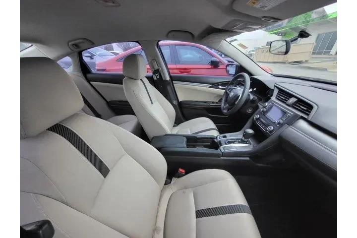 $13750 : Honda Civic 2018 LX 4dr Seda image 8