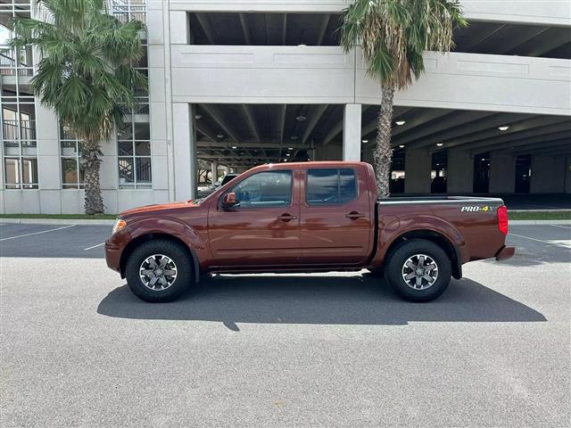 $18750 : 2017 NISSAN FRONTIER CREW CAB image 9