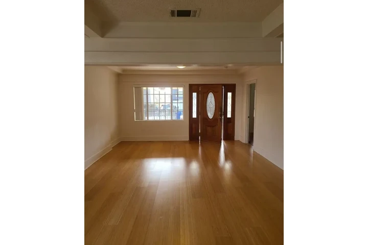 $2500 : Available 3Bed in Los Angeles, image 3