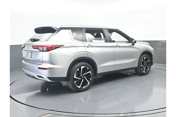 $20978 : Mitsubishi Outlander 2024 SE image 6