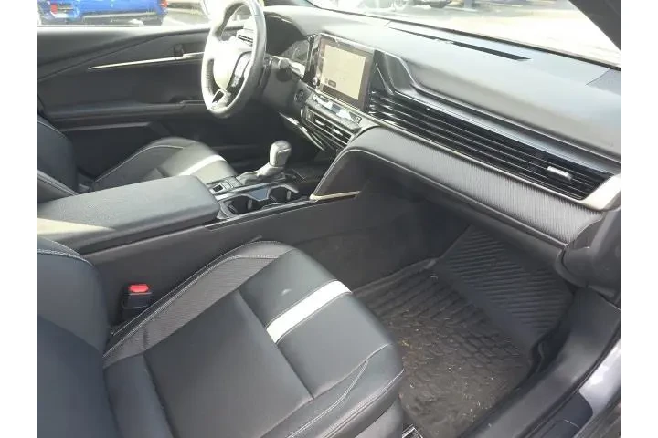 $27992 : Toyota Camry 2025 SE 4dr Sed image 10