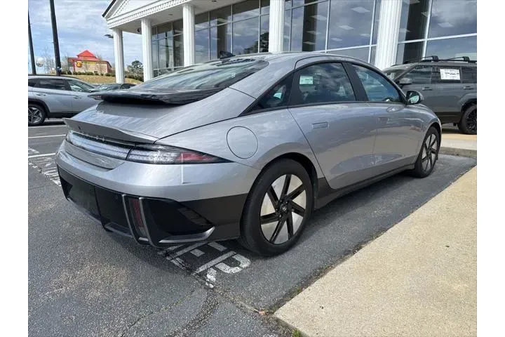 $22991 : Hyundai IONIQ 6 2024 SE 4dr image 4