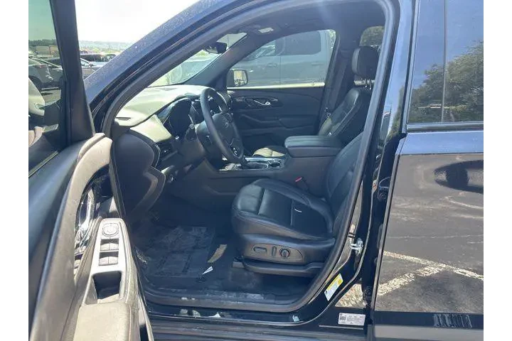 $27990 : Chevrolet Traverse 2022 4x4 image 9