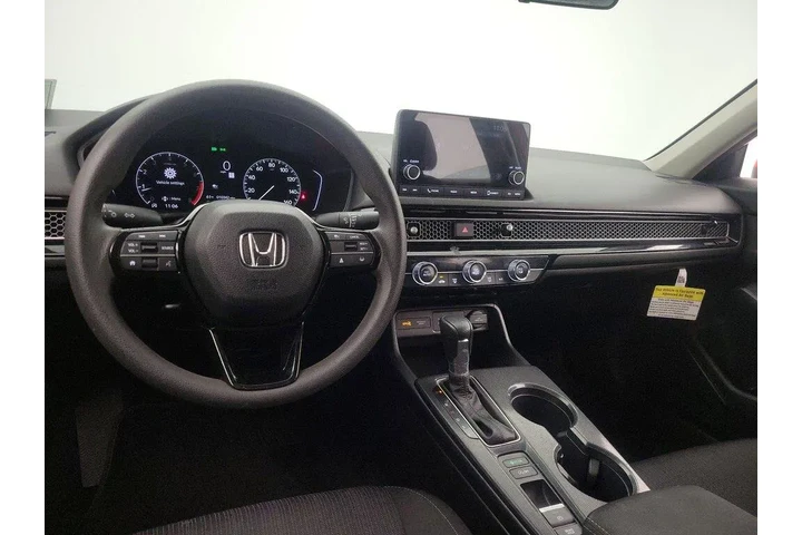 $25998 : Honda Civic 2025 LX 4dr Seda image 9