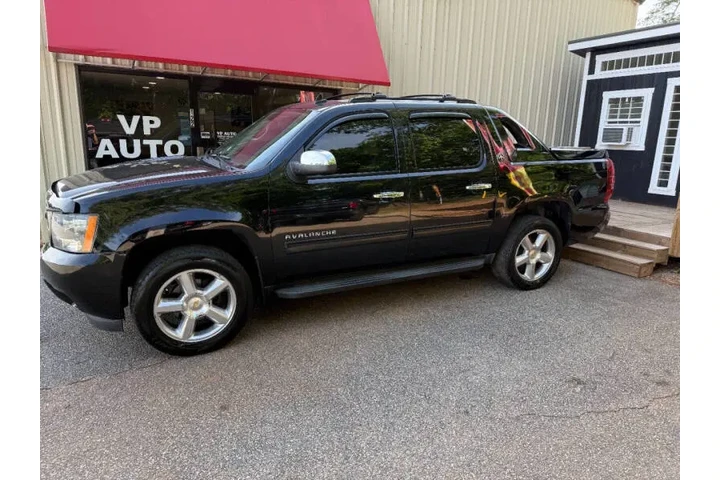 $12999 : 2013 Avalanche LT Black Diamo image 8