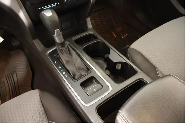 $10143 : Ford Escape 2017 SE 4dr SUV image 8