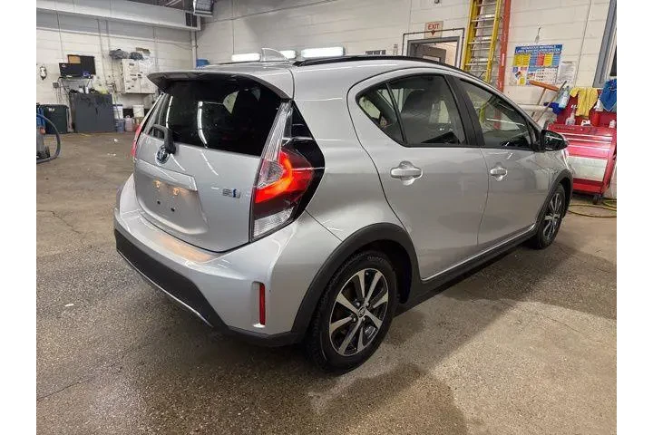 $16999 : Toyota Prius c 2018 One 4dr image 6