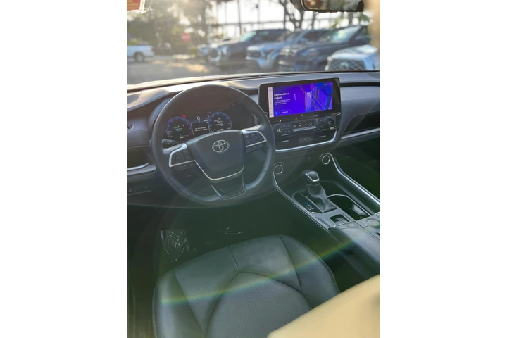 $47000 : TOYOTA GRAND HIGHLANDER LIMITE image 6