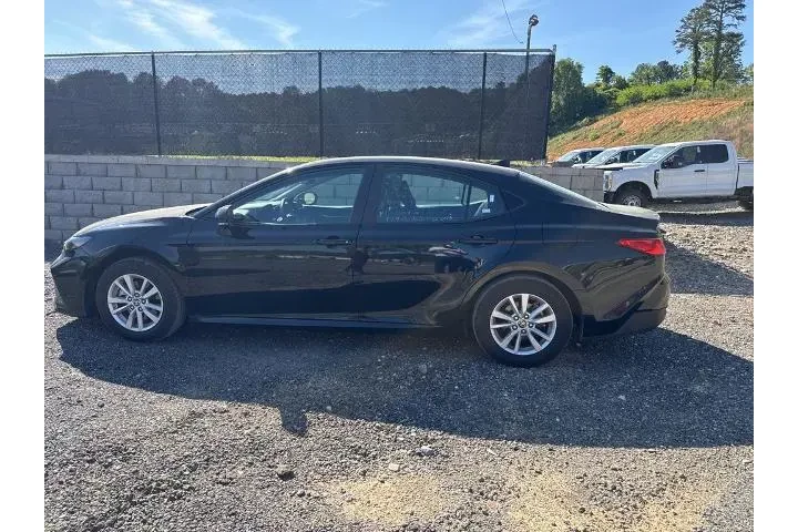 $27791 : Toyota Camry 2025 SE 4dr Sed image 5
