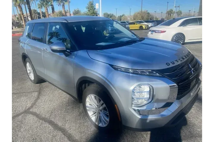 $19999 : Mitsubishi Outlander 2022 ES image 3