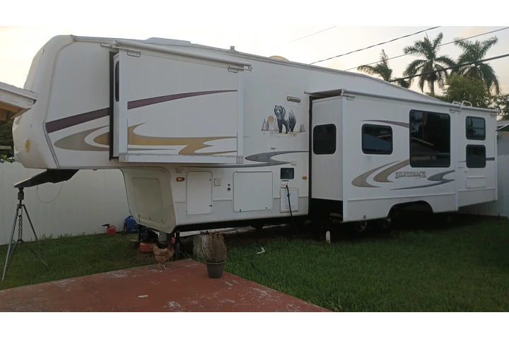 $11500 : Se vende trailer con titulo image 2