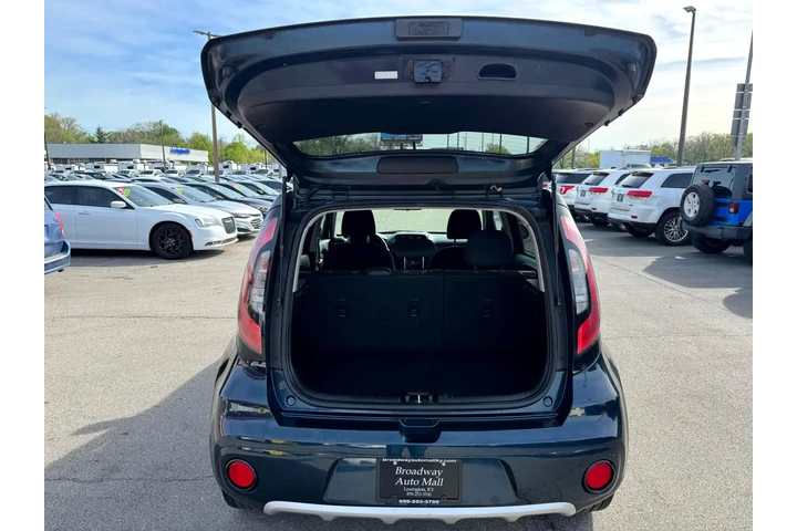 $9750 : 2017 Soul + Auto image 10