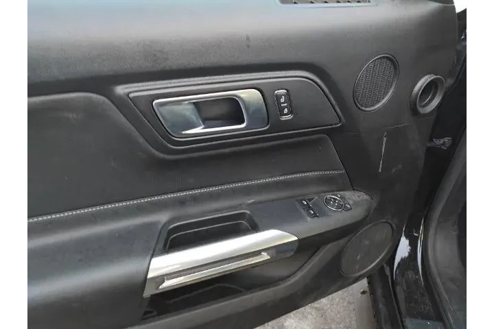 $28150 : Ford Mustang 2022 EcoBoost 2 image 9