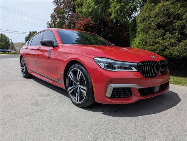 $61799 : 2018 BMW 7 Series M760i xDrive image 1