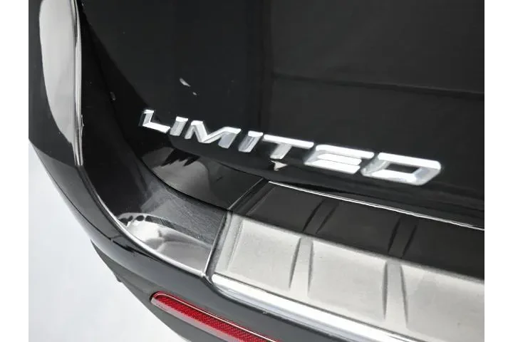 $29991 : Ford Explorer 2023 Limited 4 image 5