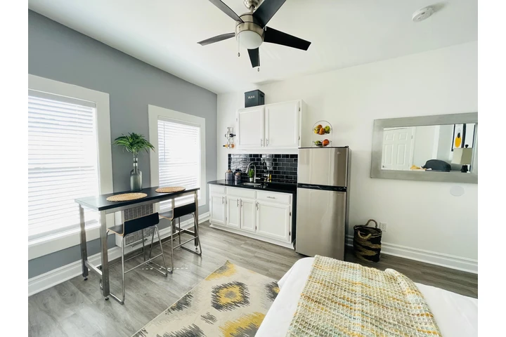 $1345 : 744 Beacon Ave Los Angeles image 4