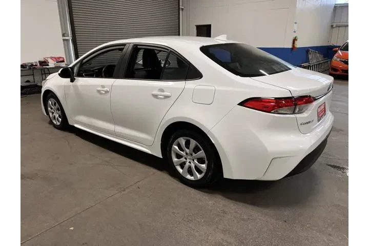 $19607 : Toyota Corolla 2023 LE 4dr S image 5